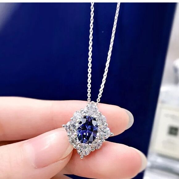 The Blue Palace Pendant Necklace in 925 and Cubic Zirconia - Picture 1 of 6